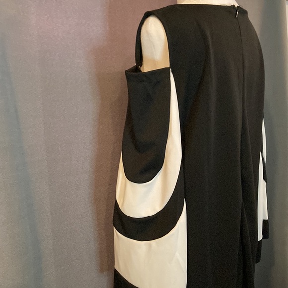 NWOT WOMENS SZ 1X LONG SLEEVE OFF SHOULDER BLOUSE OR MINI SKIRT - Picture 4 of 7